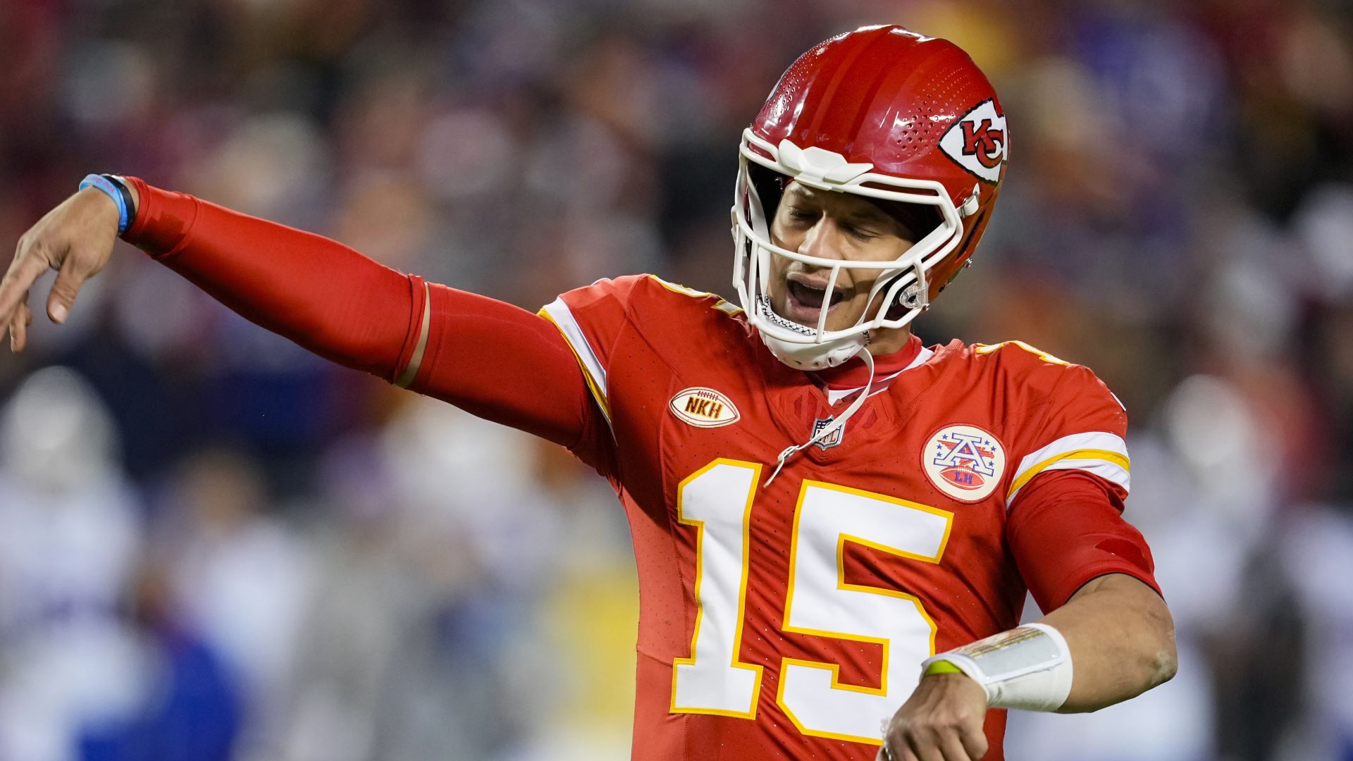 Mahomes, Reid criticize offside call that negated Kelce lateral TD