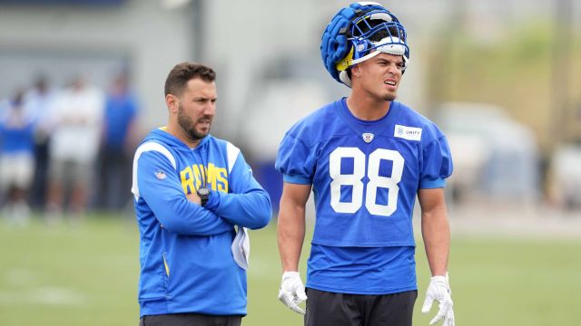 Los Angeles Rams tight ends coach Nick Caley and tight end Brycen Hopkins