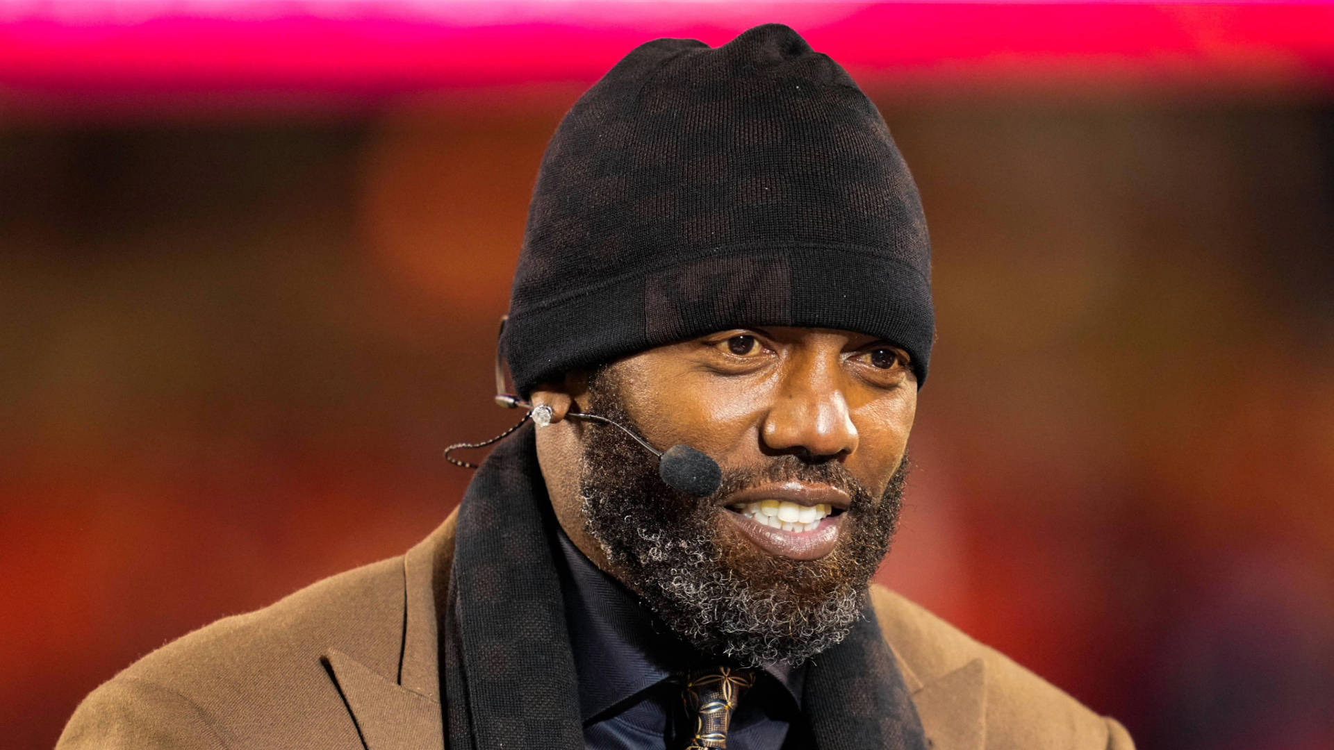 Randy Moss Has Comical Request For Bill Belichick After Patriots Exit   Randy Moss 