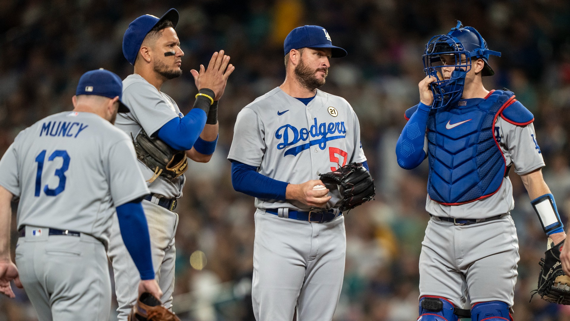Dodgers bring back reliever Ryan Brasier on 2-year, $9 million
