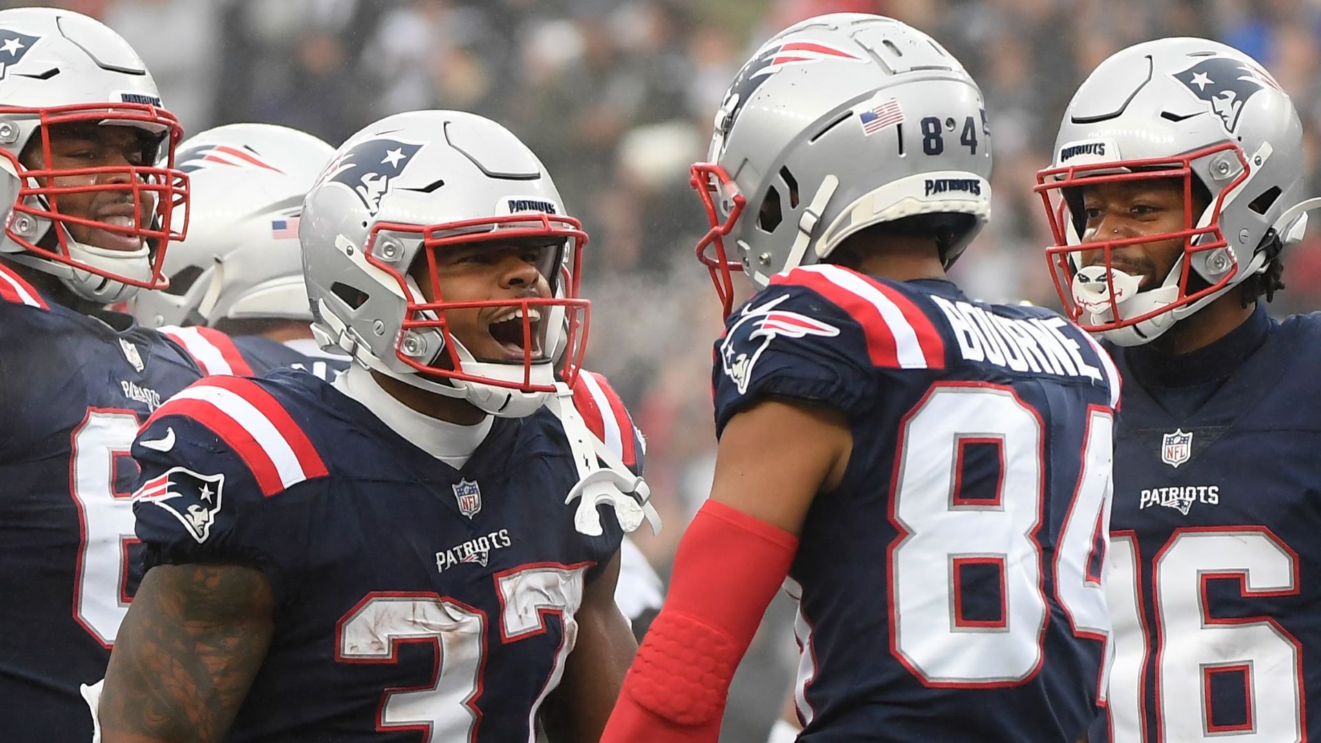 Patriots WR Jokingly Makes Plea To Newly Retired Ex-Teammate