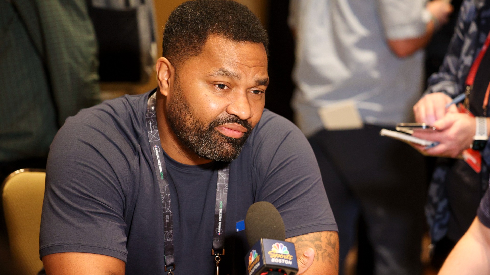 Patriots Have Big Free Agency Problem — And Jerod Mayo Knows It