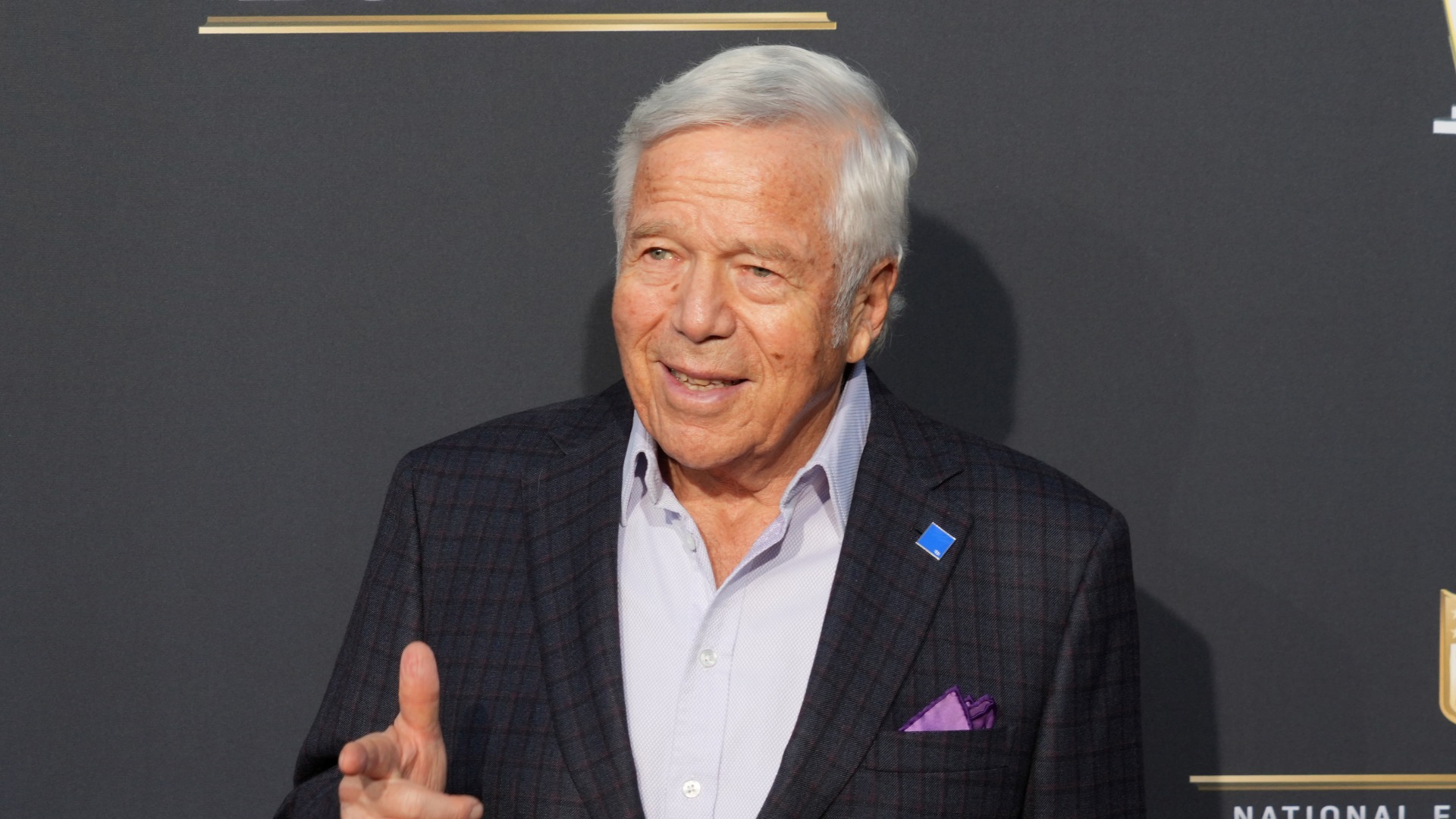 Robert Kraft Deflects When Asked About Bill Belichick’s Portrayal In
‘The Dynasty’