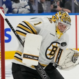 Boston Bruins goaltender Jeremy Swayman