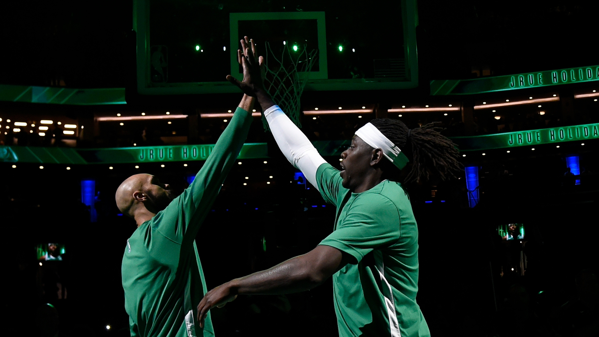NBA Rumors: Executive Considers Jrue Holiday’s Celtics Future
‘Risky’