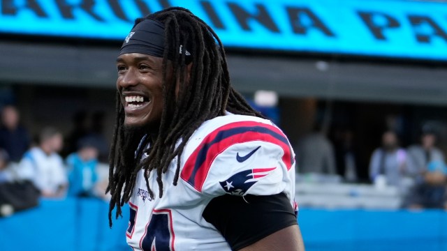 New England Patriots linebackers coach Dont'a Hightower