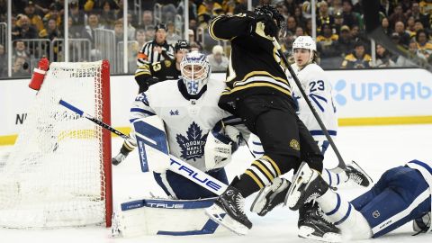 Toronto Maple Leafs goalie Ilya Samsonov and Boston Bruins forward Pat Maroon