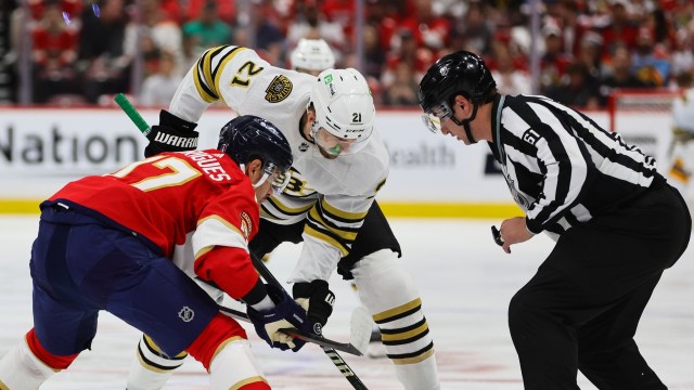 Boston Bruins forward James van Riemsdyk, Florida Panthers forward Evan Rodrigues