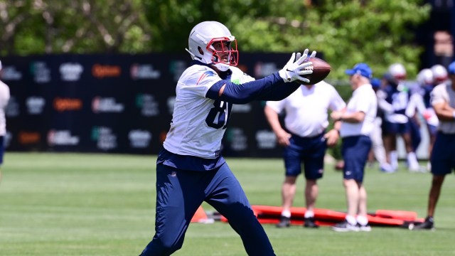 New England Patriots tight end Austin Hooper