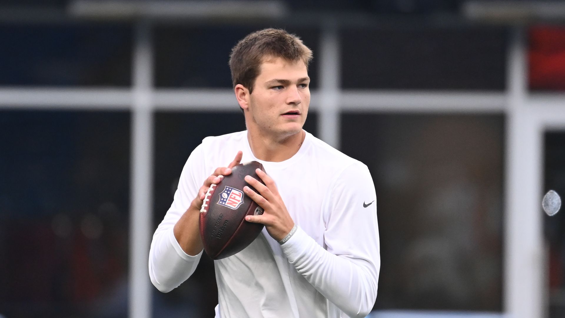 Former NFL backup quarterback calls Patriots’ Drake Maye plan a “malpractice”