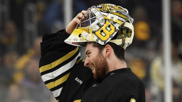 Boston Bruins goalie Jeremy Swayman