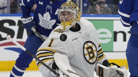 Boston Bruins goalie Jeremy Swayman