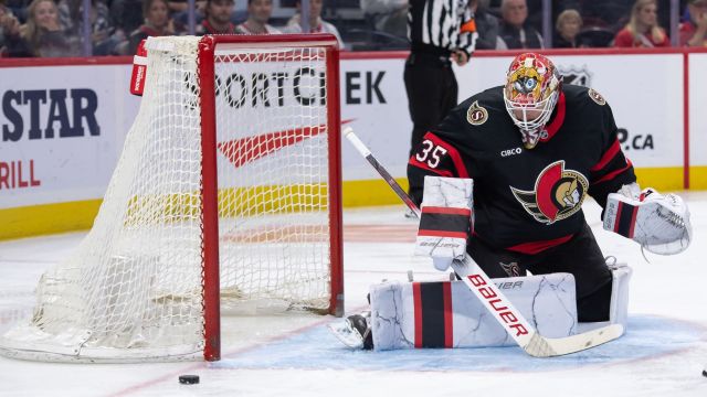 Ottawa Senators goalie Linus Ullmark