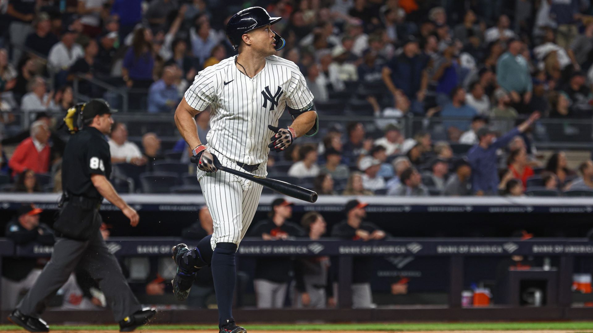 Giancarlo Stanton makes proclamation after Yankees win AL East