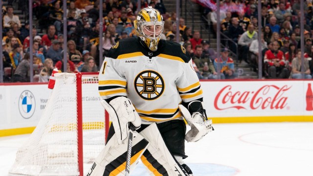 Boston Bruins goaltender Jeremy Swayman