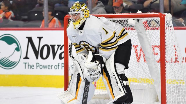 Boston Bruins goalie Jeremy Swayman