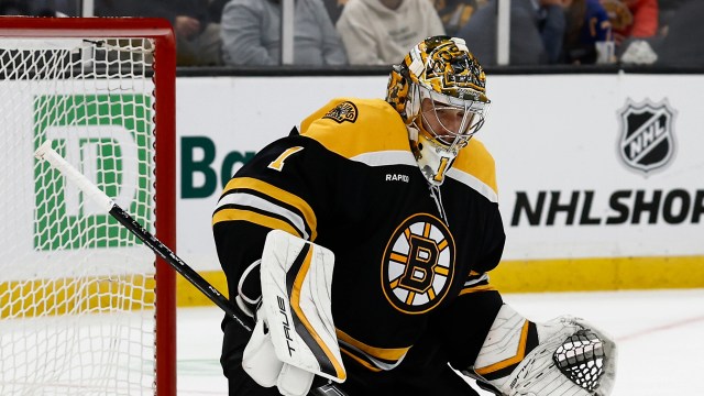 Boston Bruins goaltender Jeremy Swayman