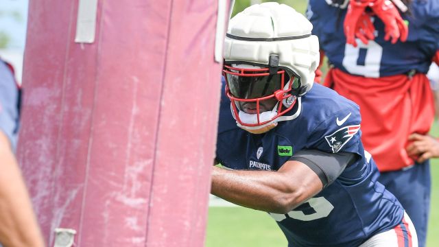 New England Patriots linebacker Joshua Uche