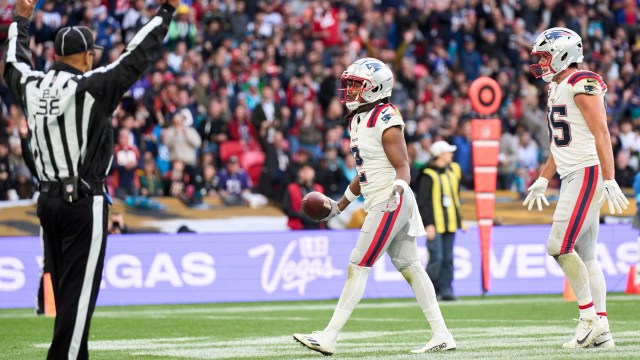 New England Patriots wide receiver K.J. Osborn and tight end Hunter Henry