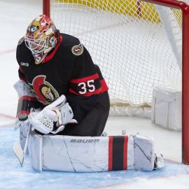 Ottawa Senators goalie Linus Ullmark