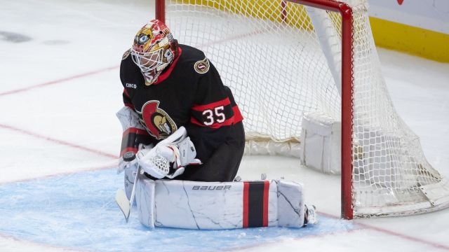 Ottawa Senators goalie Linus Ullmark