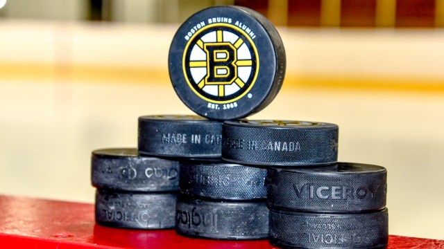 Bruins Alumni Association pucks