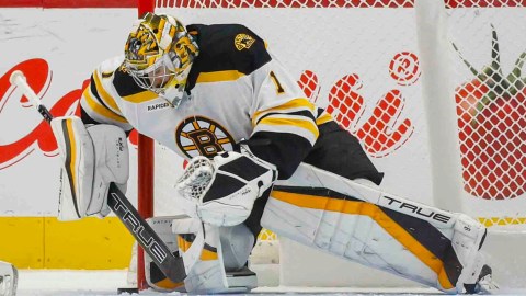 Boston Bruins goalie Jeremy Swayman