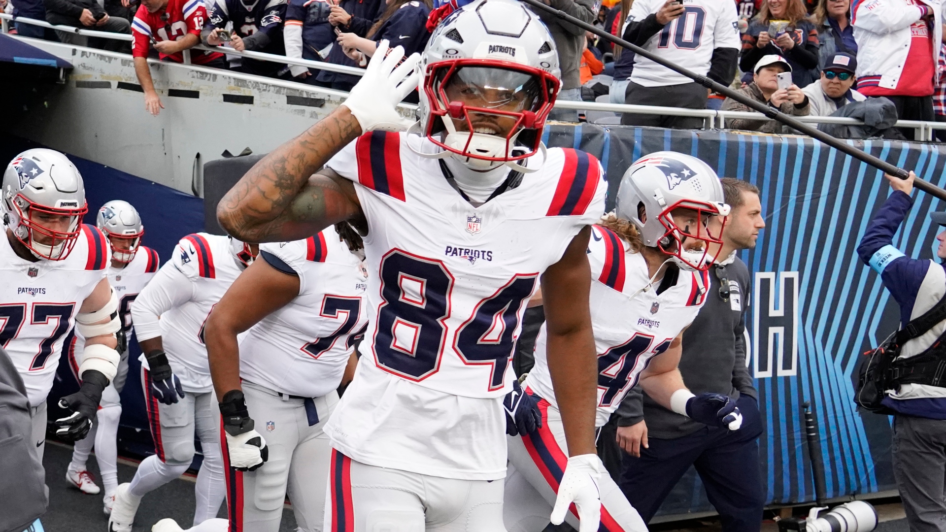 Patriots' Jerod Mayo Reveals Kendrick Bourne's Response To Benching