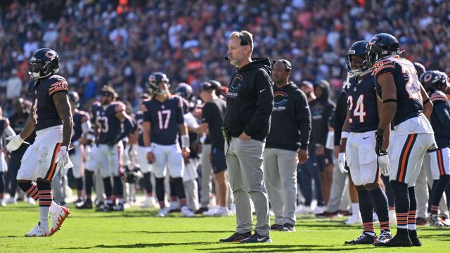 Chicago Bears head coach Matt Eberflus