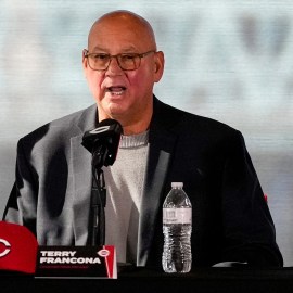 Cincinnati Reds manager Terry Francona