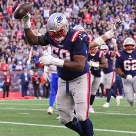 New England Patriots offensive tackle Vederian Lowe