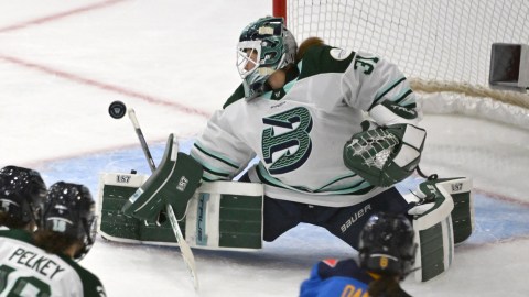 Boston Fleet goaltender Aerin Frankel