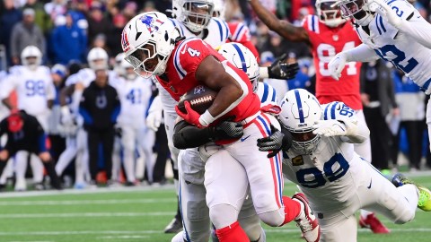 New England Patriots running back Antonio Gibson