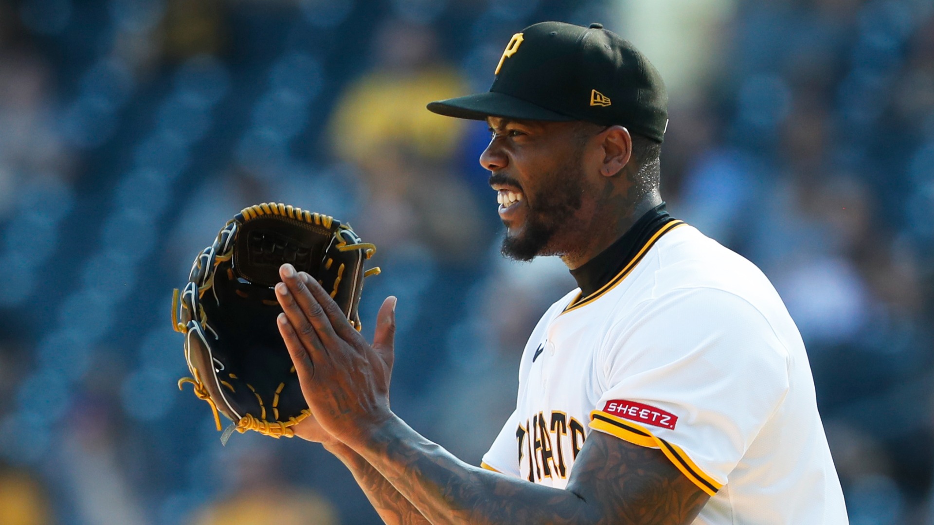 Aroldis Chapman Takes To Social Media After Report About Red Sox Deal