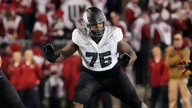 Oregon Ducks offensive lineman Josh Conerly Jr.