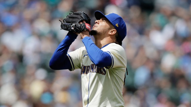 Seattle Mariners starting pitcher Luis Castillo