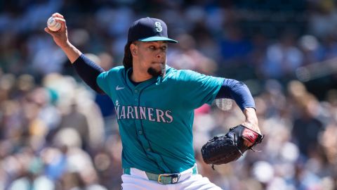 Seattle Mariners starting pitcher Luis Castillo