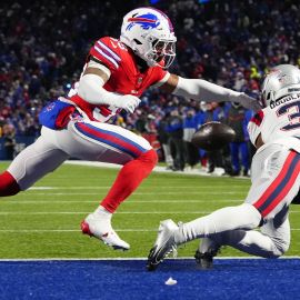 Buffalo Bills cornerback Cam Lewis and New England Patriots wide receiver DeMario Douglas