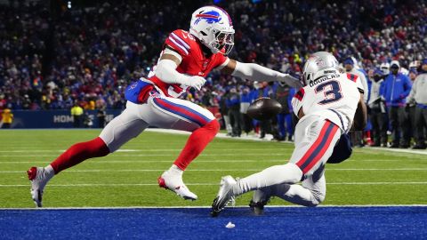 Buffalo Bills cornerback Cam Lewis and New England Patriots wide receiver DeMario Douglas