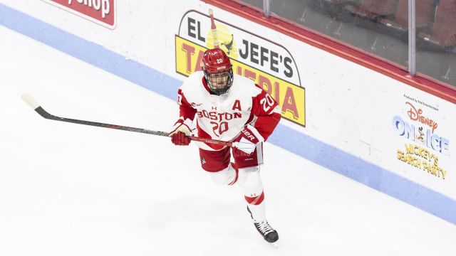 Boston University defenseman Julia Shaunessy