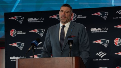 New England Patriots head coach Mike Vrabel