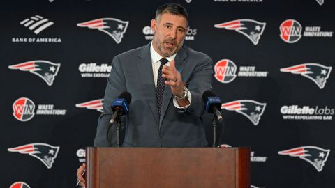 New England Patriots head coach Mike Vrabel