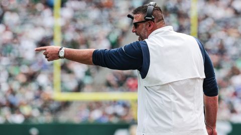 New England Patriots head coach Mike Vrabel