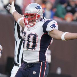 Former Patriots linebacker Tedy Bruschi and New England head coach Mike Vrabel