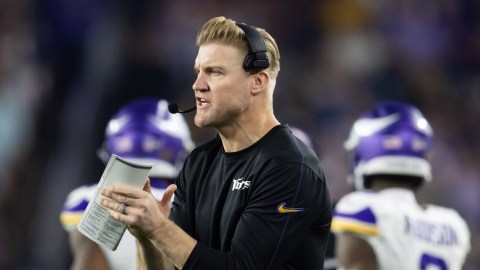 Minnesota Vikings quarterbacks coach Josh McCown