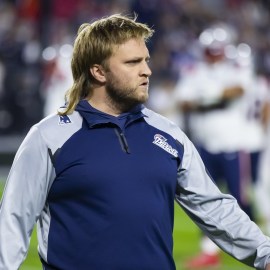 Washington Huskies defensive coordinator Steve Belichick