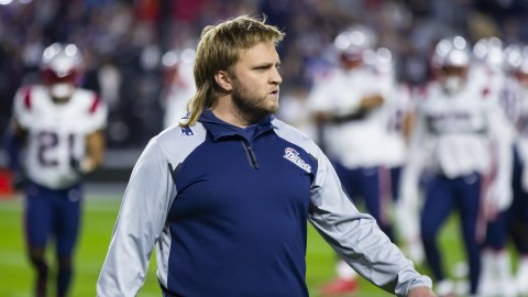 Washington Huskies defensive coordinator Steve Belichick