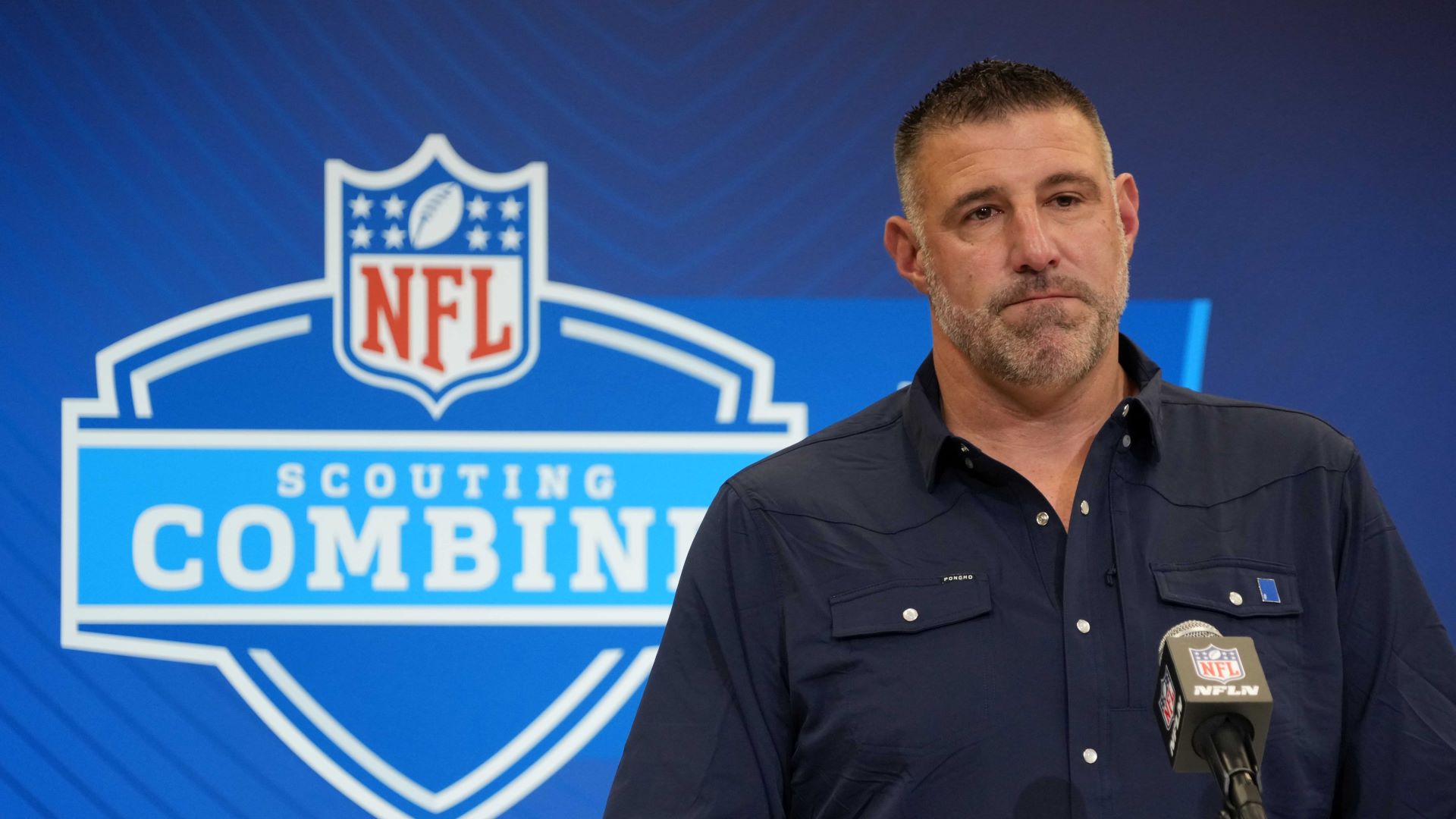 Mike Vrabel Hints At Answer To Biggest Question Facing Patriots Front Office